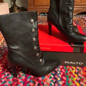 Rialto size 8 boot - perfect for period costume or steampunk outfit!